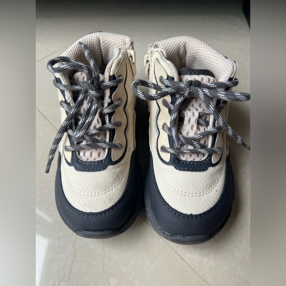 Zara Kids Trekking High Top Sneakers (Size 26) - Picture 5 of 13